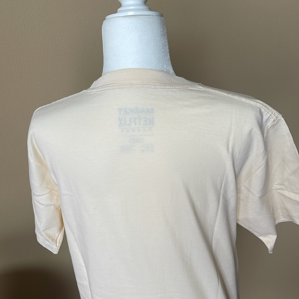 NWT NETFLIX MARKET X PACSUN SQUID GAME SHORT SLLEVE CREAM TSHIRT MED - Picture 4 of 6